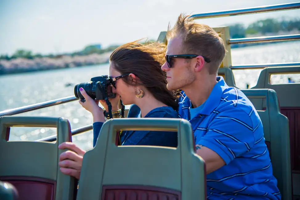 DC: Hop-On Hop-Off with 17 Stops and Arlington Walking Tour